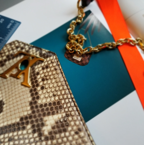 Louis Vuitton Love Note - Picture 12 of 16